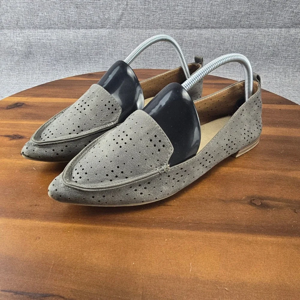 Maurices Gray Pointed Toe Perforated Slip On Loafer Flats Shoes‎ Women's Size 9M